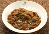 「洋食屋さんのハヤシライス」と呼ばれるような、お家では味わえないシッカリした味です。