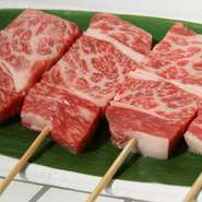 石見和牛の雌牛A5の内腹のみを使用しております。
最高の厳選串です！