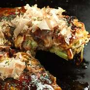 あつあつ鉄板焼やフワフワお好み焼で歓送迎会はいかがですか　3名～12名様ぐらいの宴会にはピッタリ　お客様は座って食べてもうらうだけ　スタッフが焼きあげた料理で楽しんでください。