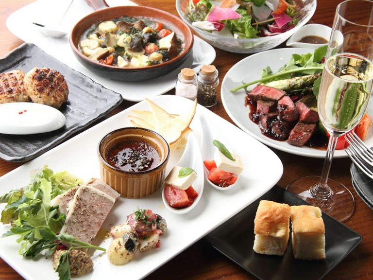 厳選された食材で作るこだわりの料理の数々。