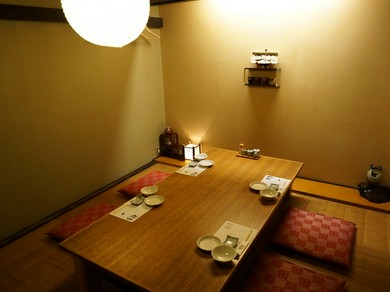 全席個室は接待にもぴったりです。旬の地物でおもてなし