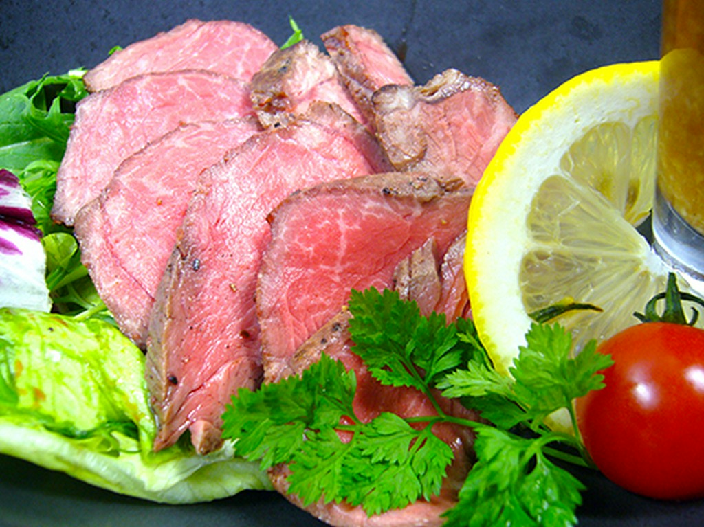 道産牛のローストビーフ　西洋わさびのソース