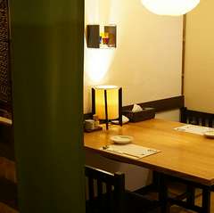 落ち着いてお話ができる2～4名様用の洋個室（椅子席個室）