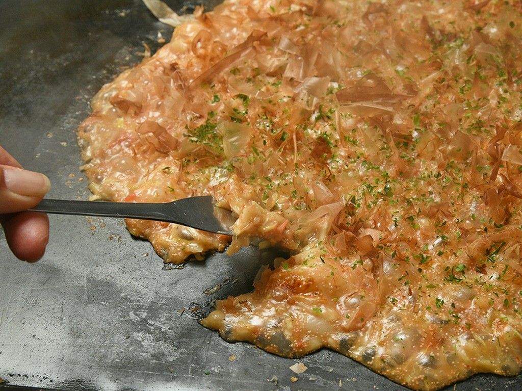 味の決め手は、ソースとだし。『もんじゃ焼き』で下町の味を堪能