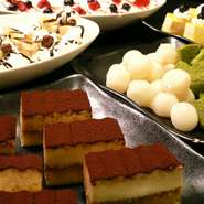 ・アセロラ＆野菜のたっぷりフルーツサラダ・チョコとクリームのカフェスイーツ・濃厚ギリシアヨーグルトのブルーベリーソース添え・などなど