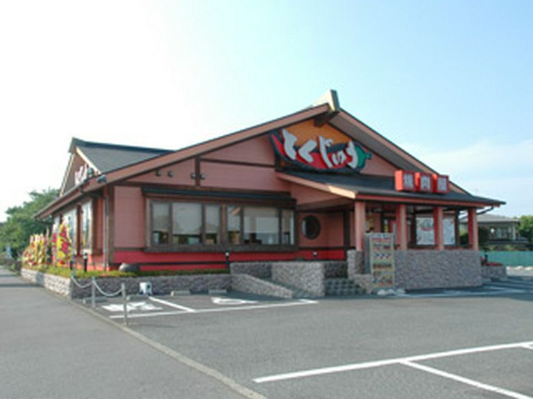 県道412号線沿いの広い駐車場