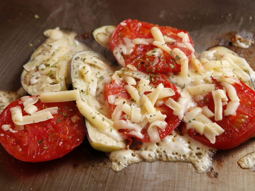 ワイワイと鉄板焼きを仲間と一緒に！！！