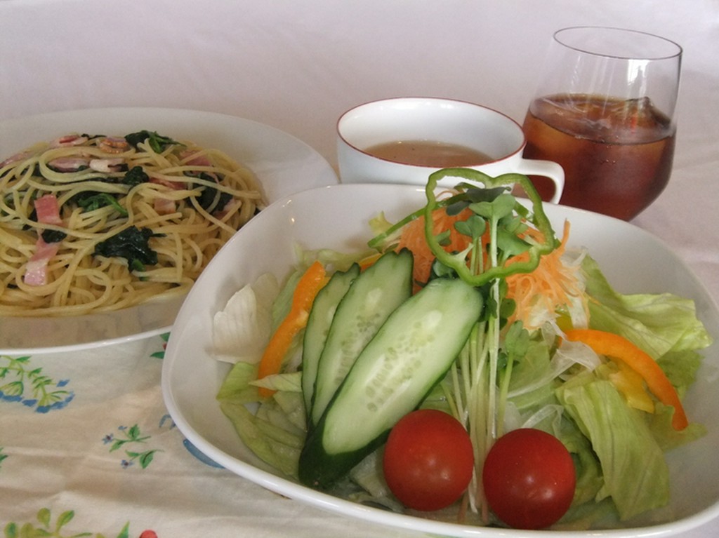 笑顔になれる！セットサラダ