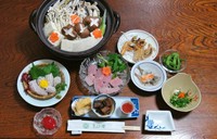 前菜3点盛り ・小鉢2品 ・はもしゃぶ ・はも鍋 ・はも雑炊 ・はもの落とし ・はも骨の唐揚 ・香の物