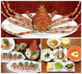 【漁期終了のため、9月中頃から再開予定です】
前菜3点セット ・小鉢2品 ・カニの刺身 ・カニ真蒸　または　カニ入り茶碗蒸し ・炙りガニ ・蒸しガニ ・カニ味噌甲羅焼き ・カニ鍋 ・カニ雑炊