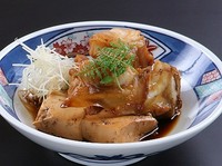 骨付きの身を甘辛く炊きます。