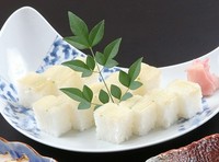 バッテラ風押し寿司。　ハーフ…1900円