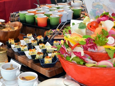 フレンチベースの創作ブッフェ