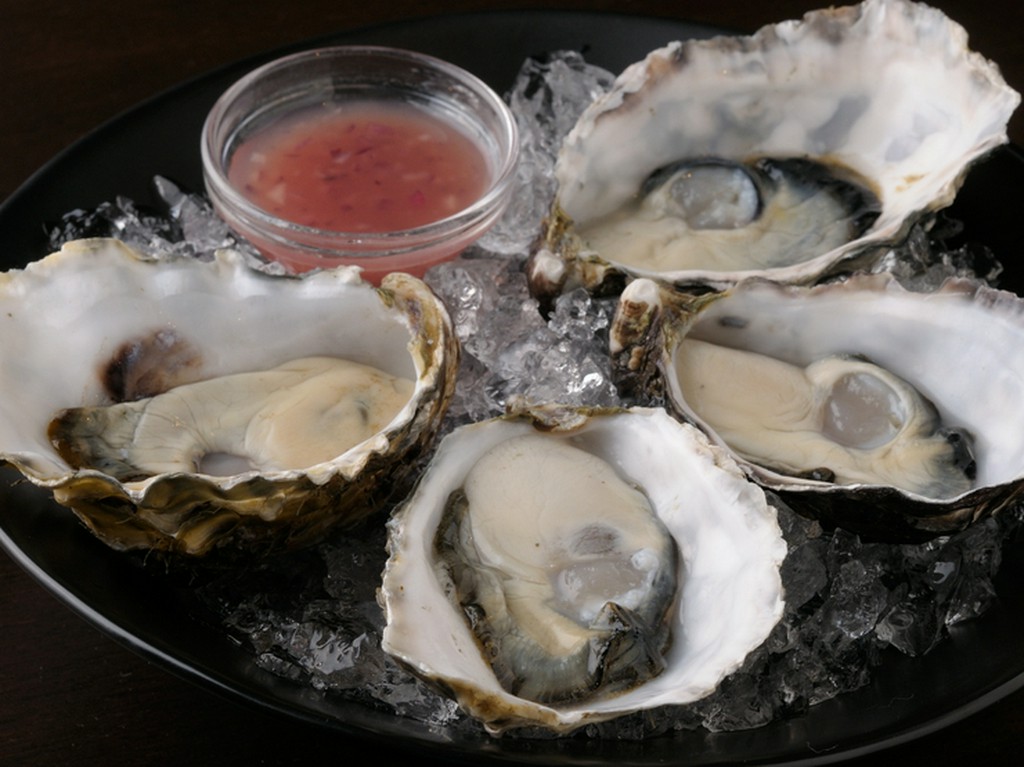 『幻の生牡蠣　キャッツアイオイスター』