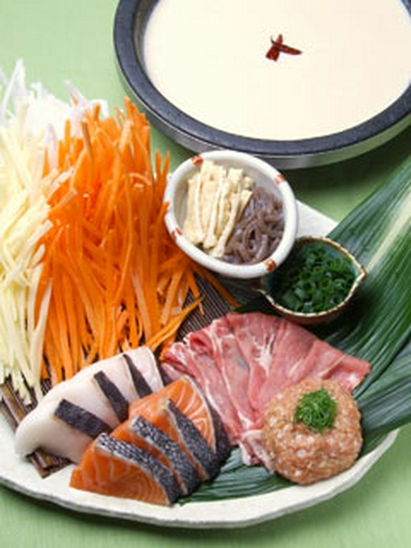 新鮮魚介を様々なお鍋でどうぞ