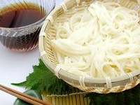 「もちもちシコシコ」の食感とつるつるの喉越しが絶妙の冷たいざるうどん
