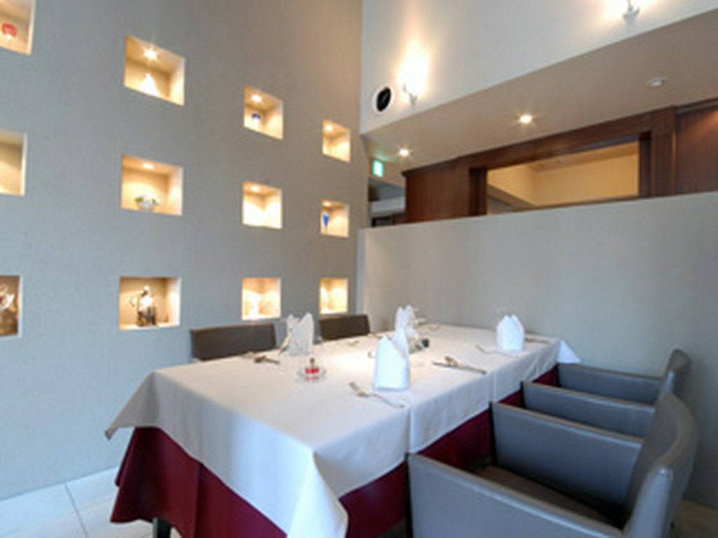 落ち着いて話せるテーブル席