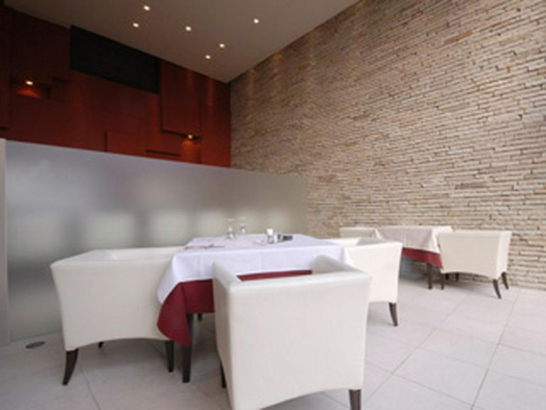 開放的な雰囲気の店内