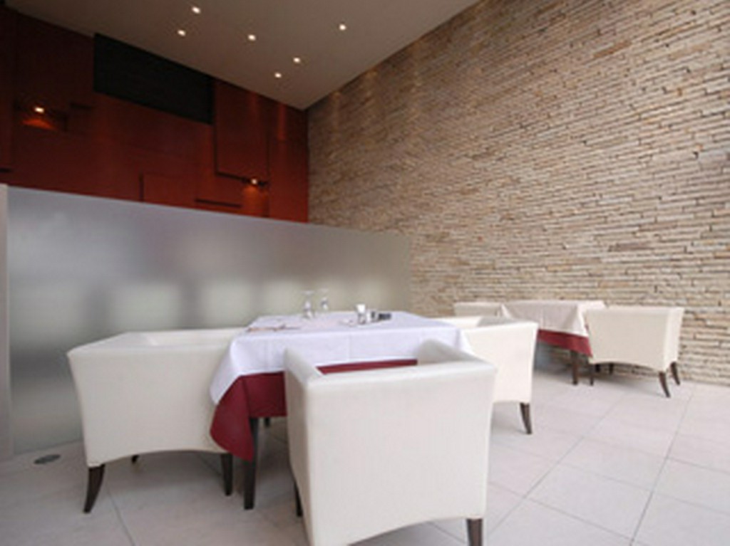 開放的な雰囲気の店内