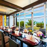 ご両家のお顔合わせ・慶事・法要・ご接待など、さまざまなシーンでご利用いただけます。
プライベートな空間で贅沢なひとときをお過ごしください。
海の見えるカップルシートも個室感覚でご利用いただけます。