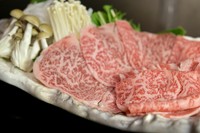 厳選の最高級A5ランクの黒毛和牛のしゃぶしゃぶ鍋をお楽しみください。