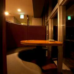 プライベート感あるカップルシート