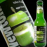 白ビールベースの香り豊かな青リンゴビール