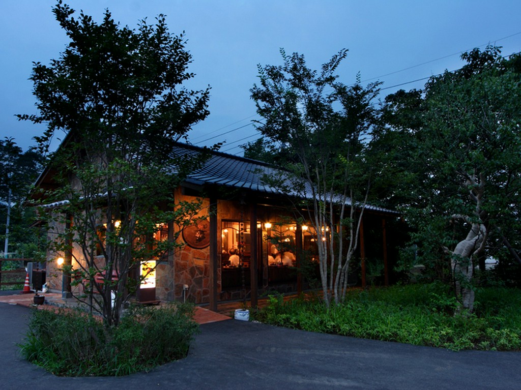 自然にかこまれたお店で、恋の勝負に…