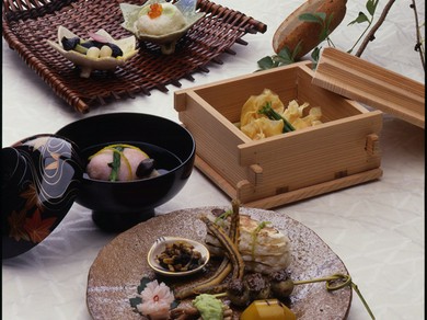 極上飛騨牛を旬の山の幸と一緒にどうぞ