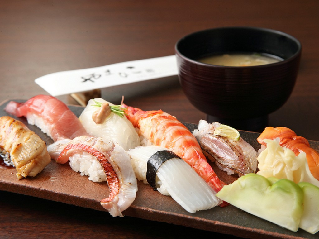 その日揚がった地魚を味わいつくせる『やまひこにぎり』