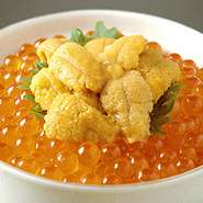 うに・いくら・ほたて・かに・いか・マグロ・サーモン・えび・本日の魚

※写真はイメージです。