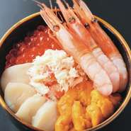 ミニ丼　3080円
