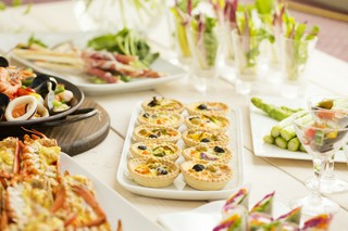 ホテルの上質感とリゾート感を満喫できるウェディング