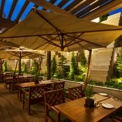 晴れた日はテラス席のご用意もございます