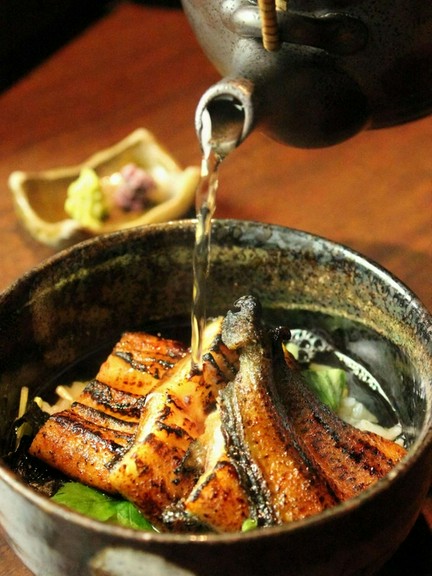 『うな茶づけ』　一口目はそのまま！二口目はおだしをかけて！