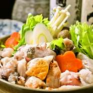 あんこう鍋　【味噌仕立て】か【しょうゆ仕立て】がございます。