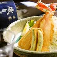 噛めばカニ本来の旨味をご堪能いただけるぷりぷり感。身がギッシリ詰まって食べ応え十分です。