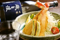 噛めばカニ本来の旨味をご堪能いただけるぷりぷり感。身がギッシリ詰まって食べ応え十分です。