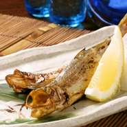 つぶつぶ感が際立つ食感のいい卵と、ジュウシー感溢れる身とのバランスが最高です。 