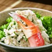 蟹は日本海の荒波の中で育った「ずわい蟹」を使い、海老は広大な太平洋で育つ「芝海老」を使っています。