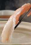 越前蟹や松葉蟹とも呼ばれ、柔らかく繊細な脚肉とたっぷりと入った蟹味噌はまさに冬の味覚の王者です 