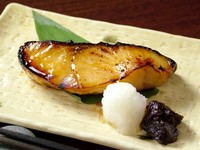 昆布とかつおをベースに醤油やみりんを、うまくなじませて作った「特製だし」を使って作るカニ雑炊！！