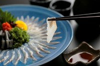 全国でも珍しい浜松ならではの浜名湖名産　『ウナギの刺身』　です。