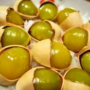 燦々と降り注ぐ太陽の恵みと、太平洋の潮風を受けて育った銀杏。これが食べられれば、もう大人の仲間入り。