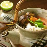 《秋限定》　贅沢に松茸一本まるごと使い、浜名湖産の車海老、ハモ、銀杏などで仕上げました!!