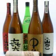 入手困難な焼酎はショットのみ！　飲み比べてみてください。