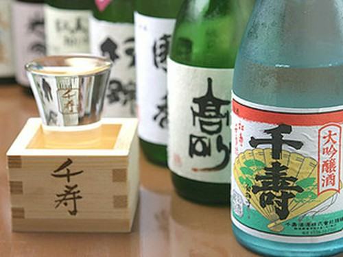 日本酒もおすすめ。様々なお酒に触れて楽しみください。