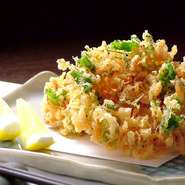 桜えびは静岡県の駿河湾だけでしかとれません。

その美しい姿から　「海のルビー」とも言われています。

一度食べていただければそのおいしさに…！