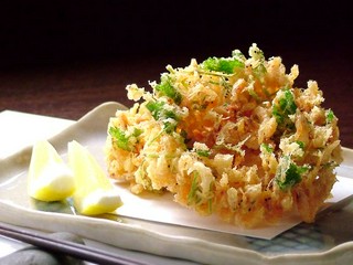 【桜海老かき揚げ】　サクサクに揚がった、海老の風味を満喫！