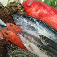 地元に根付いた料理を提供するために、地のものは地で消費する（地産地消）を心掛けております。